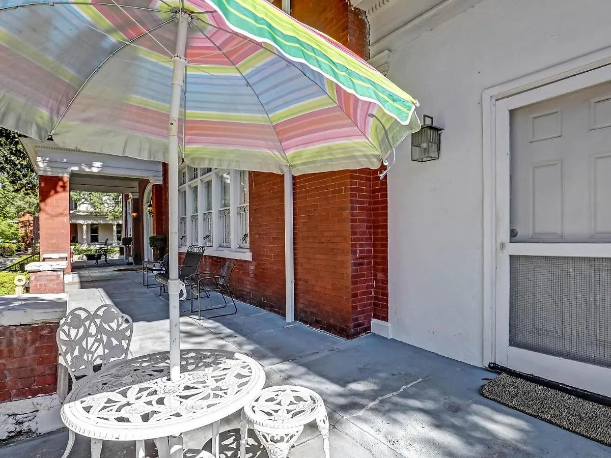 Drayton Place 1B Savannah Apartment